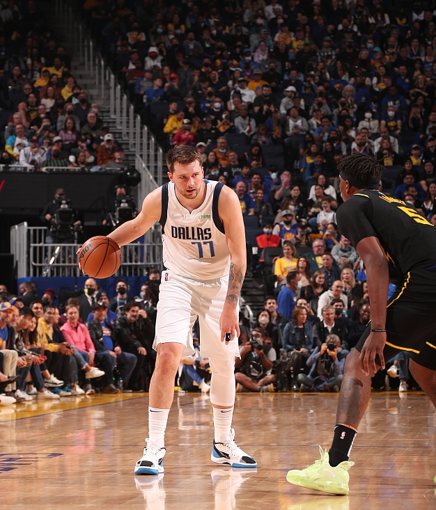 leyu-火箭vs尼克斯哈登61分全场回放